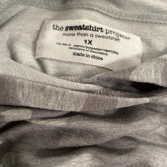 NWOT The Sweatshirt Project Camo Twist Front Sweatshirt - Picture 5 of 5